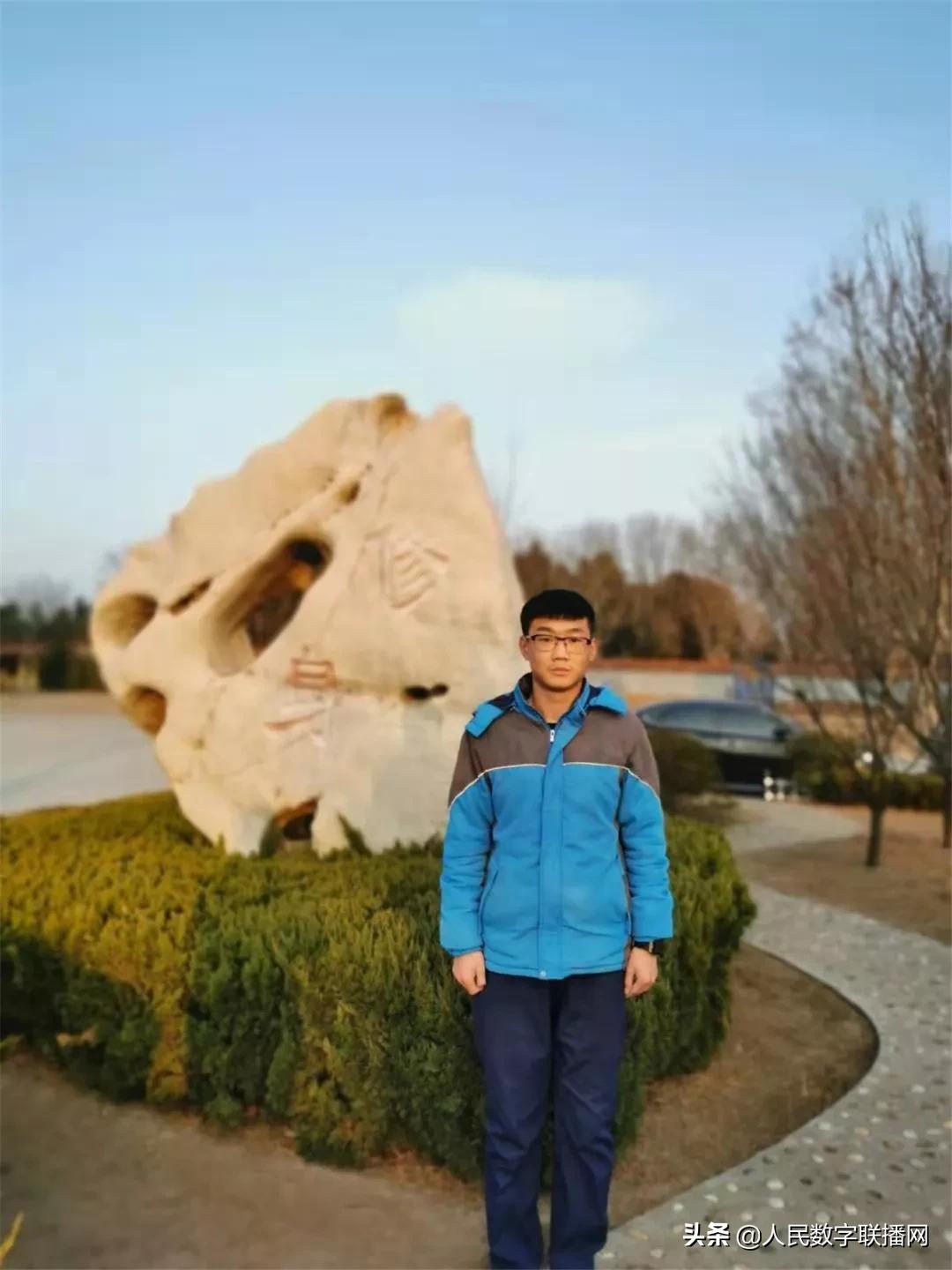 在拼搏中成就未来——记国家奖学金获得者——刘龙、陈晓凡