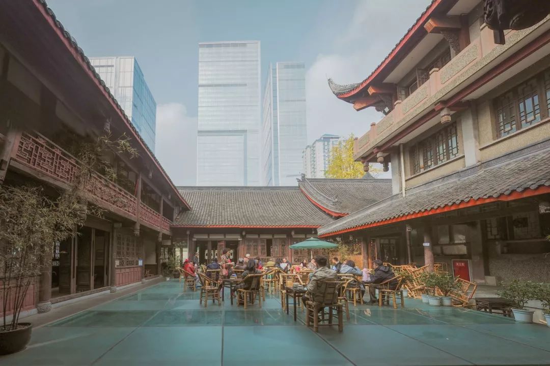 坐上高铁去旅游沿线美食尝个遍,云贵川渝高铁环线