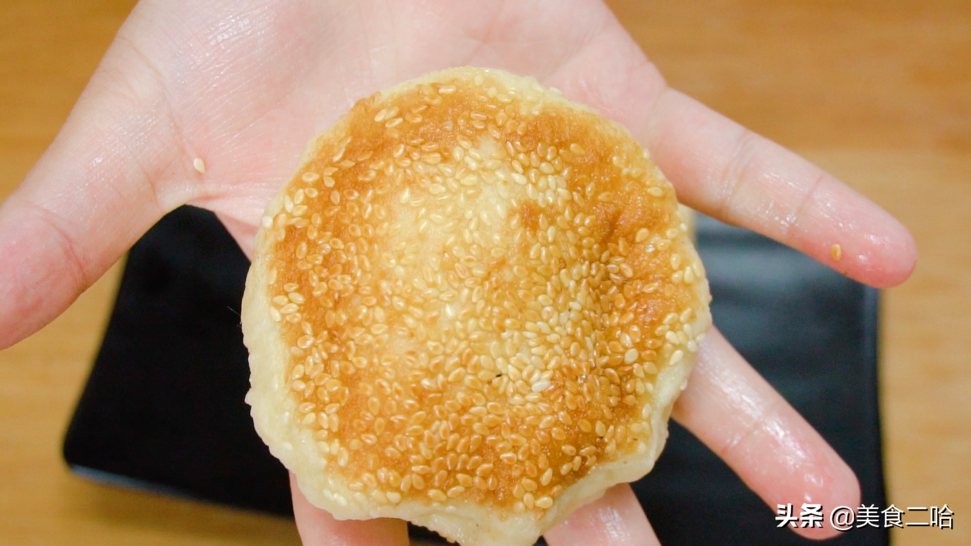 家常发面糖饼怎么做又软又好吃,烫面小糖饼家庭怎么做酥脆松软