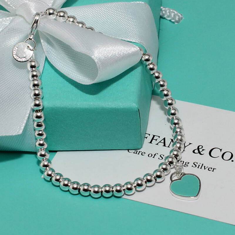 送女生实用有创意且便宜的礼物,一周年最有意义的礼物送女友实用