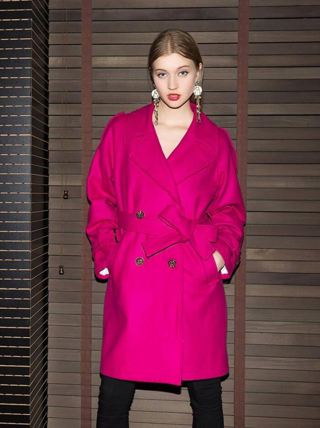 穿腻了黑白穿搭,穿腻了黑白灰