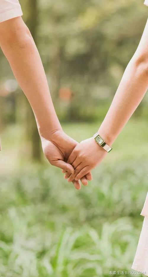 女儿放学回家被跟踪完整视频,女儿放学被跟踪怎么办