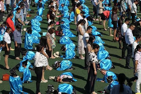 “11岁的新娘,12岁的囚犯”,生而不养,何以为家