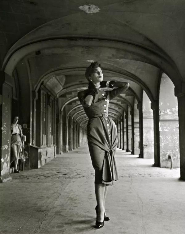 这位香奈儿的死对头，迪奥先生齐名，打造出最原汁原味的法式优雅