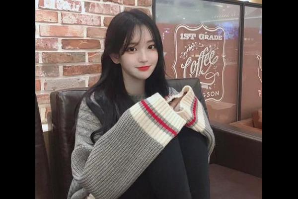 女生发量少发际线高适合什么发型,前额发际线少的女生发型