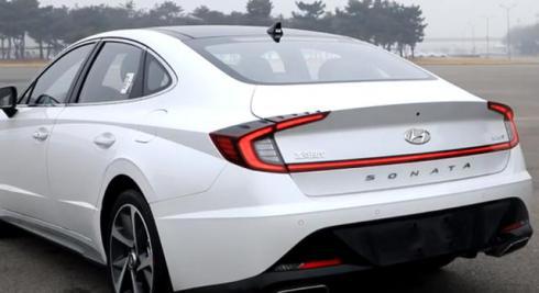 现代“门面”车型来袭，尺寸加长，油耗降低，你说香不香？