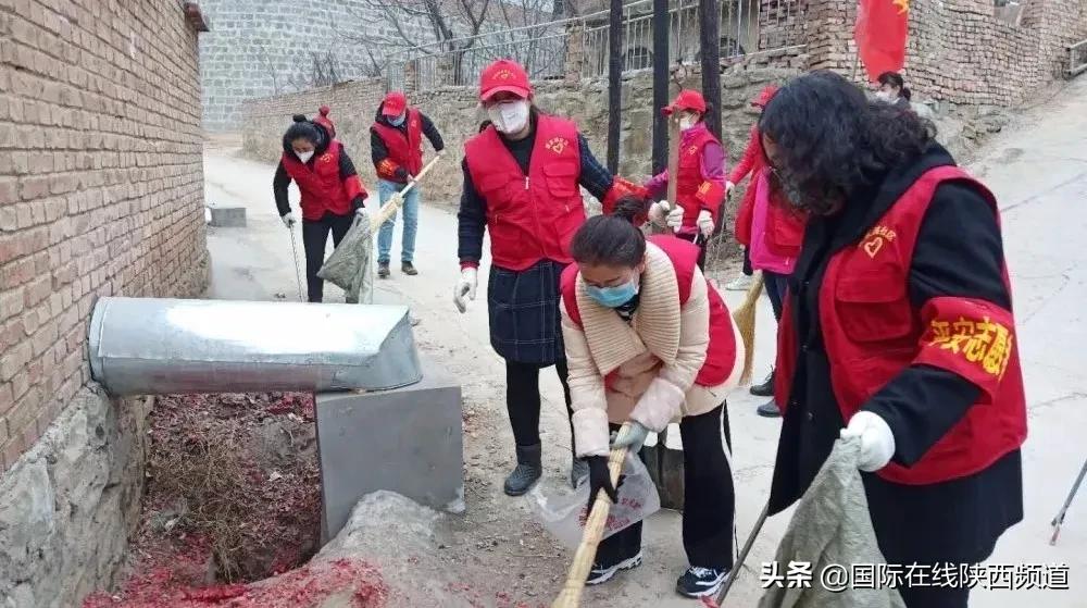 负重前行战疫一线的青年逆行者,青年抗击疫情逆行者出征视频