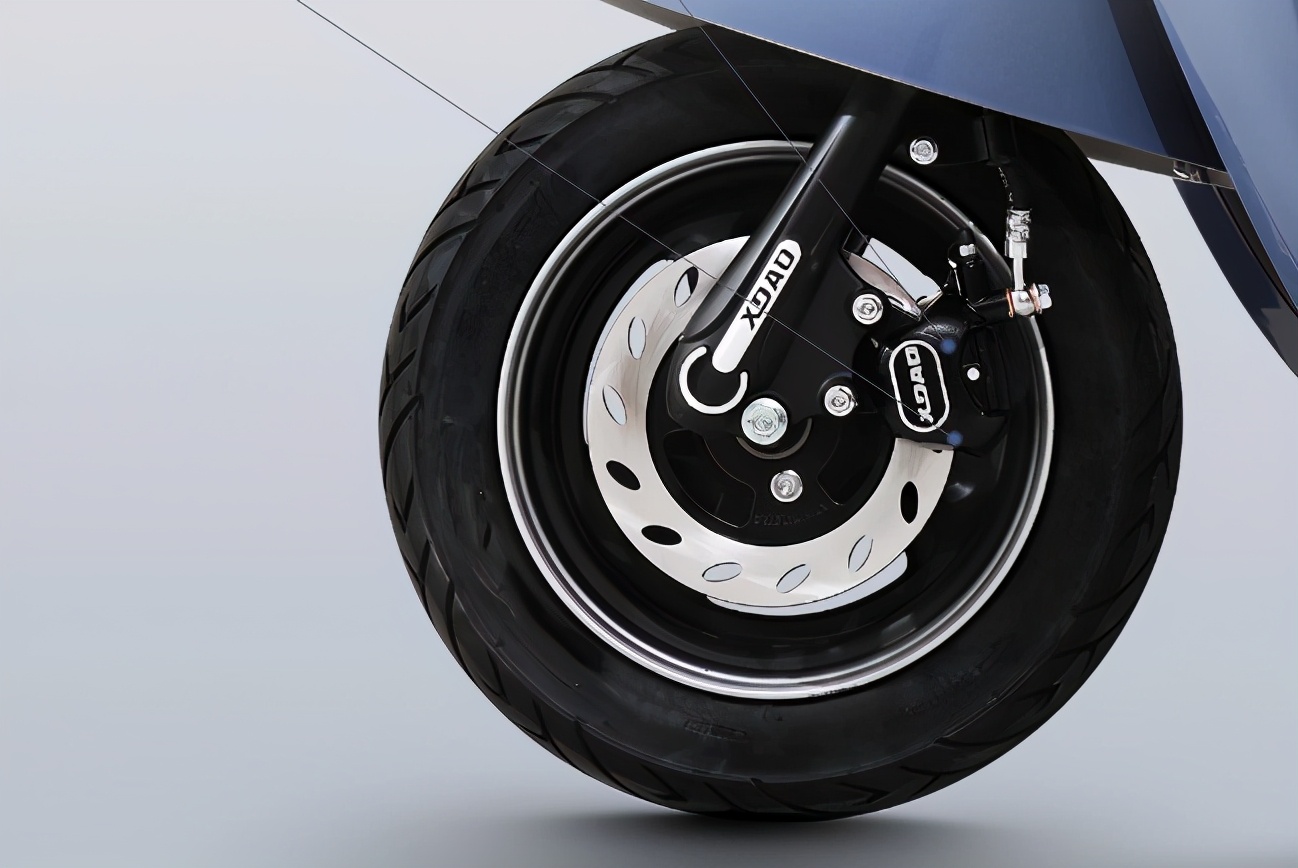 这款国产“小龟”电动车，造型圆润饱满，最大续航70公里