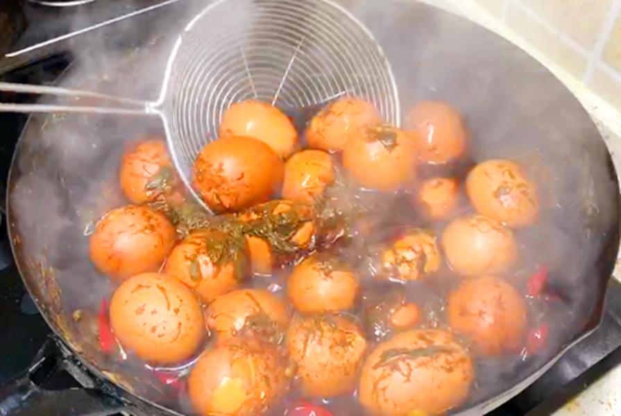 茶叶蛋只用八角和茶叶,煮茶叶蛋好吃又入味的方法