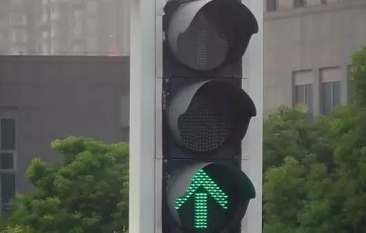 色盲不能开车影响生活吗,色盲不能开车还是色弱不能开车