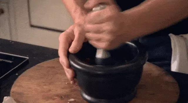 米其林大厨教你做香辣牛排，只需要简单几步，就可以在家享受牛排