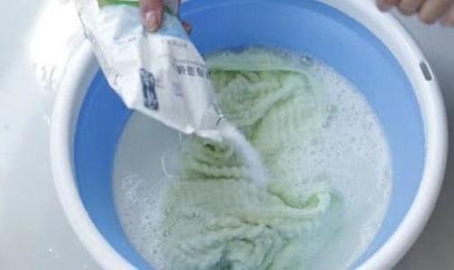 毛巾用一段时间变黄什么原因,生活小窍门毛巾变黄如何去除