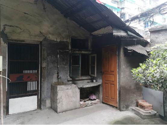 亏本14万卖了一套老破小学区房,西湖区二手房14万以下