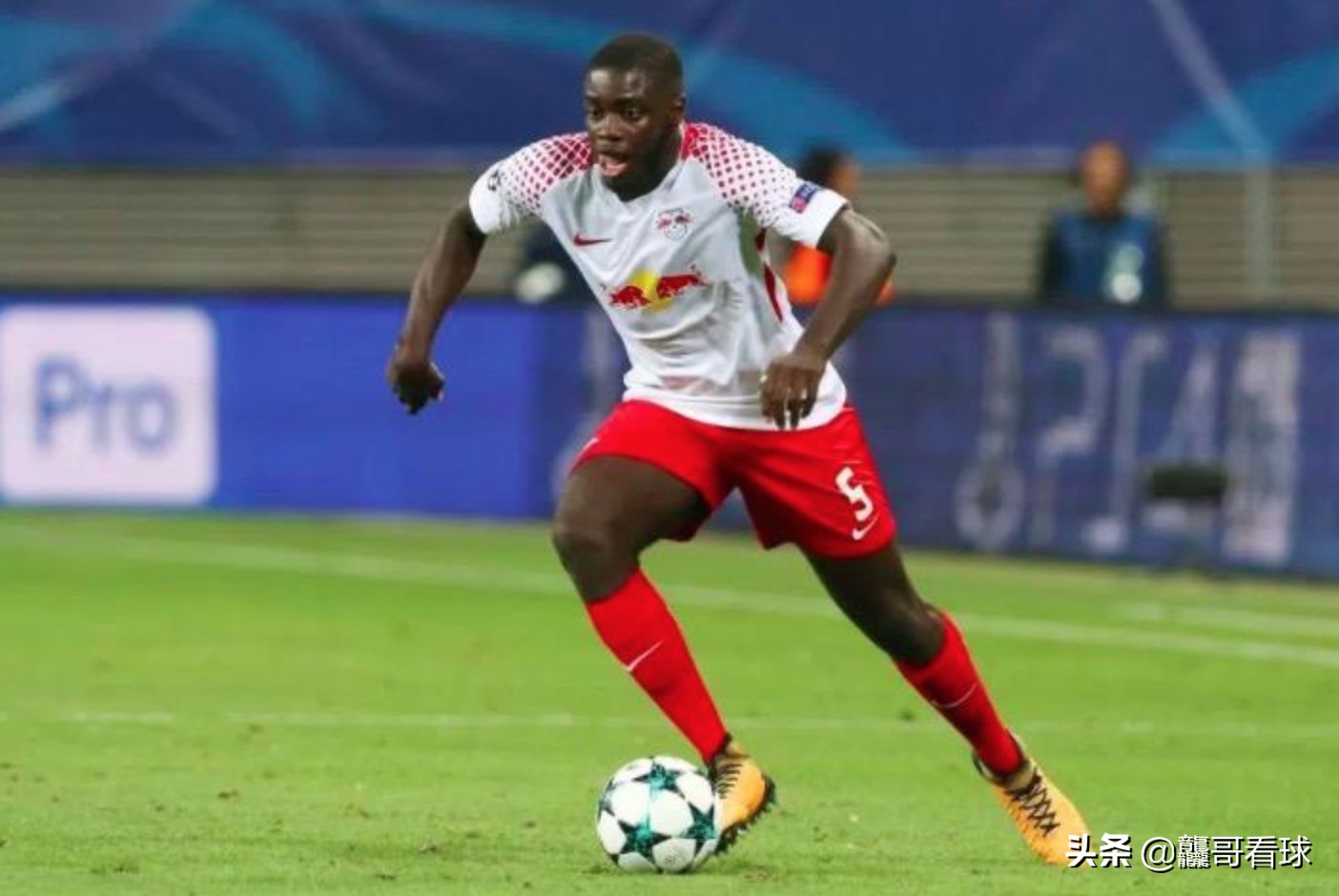 于帕梅卡诺拜仁对皇马,于帕梅卡诺为什么没有首发