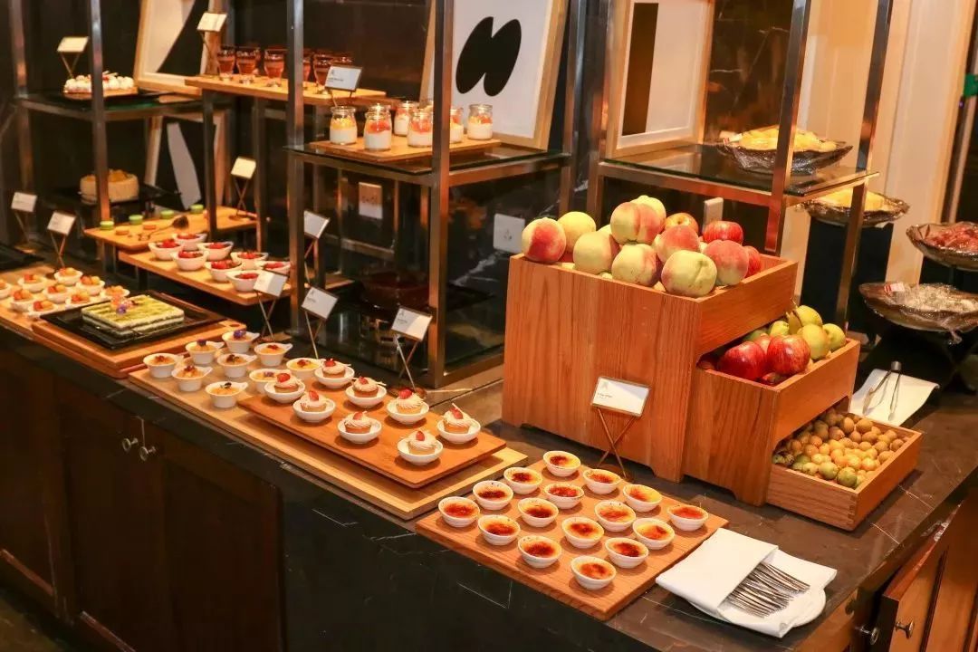 坐拥500万英镑艺术品!自助晚餐云集4家餐厅精华菜!