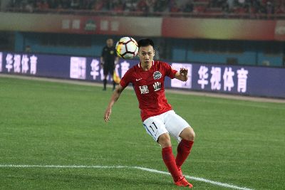 河南建业队史上的10号球衣,20年前河南建业10号中锋