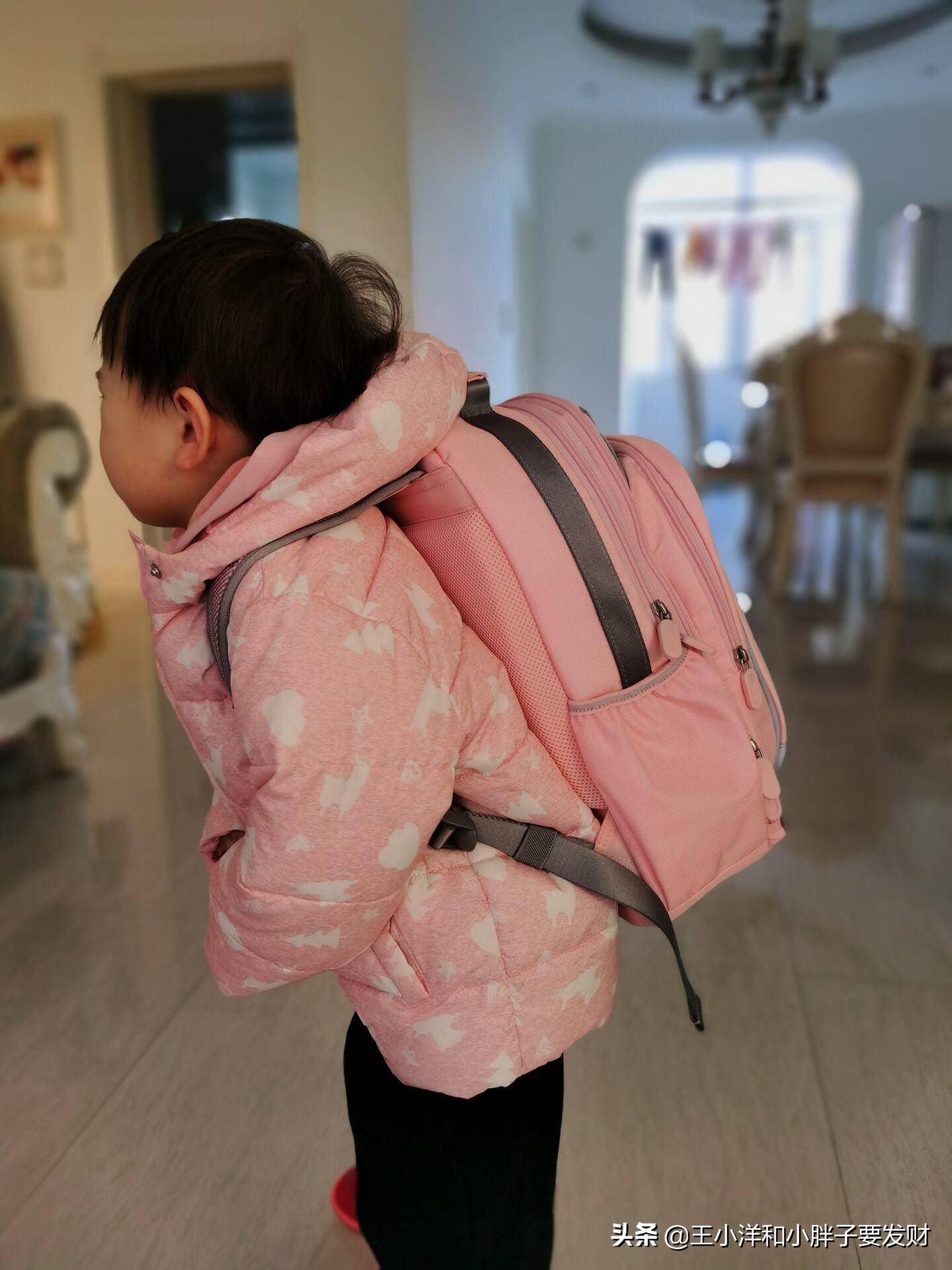 做个个性时尚的潮童|斐乐FILAKIDS双肩儿童书包评测