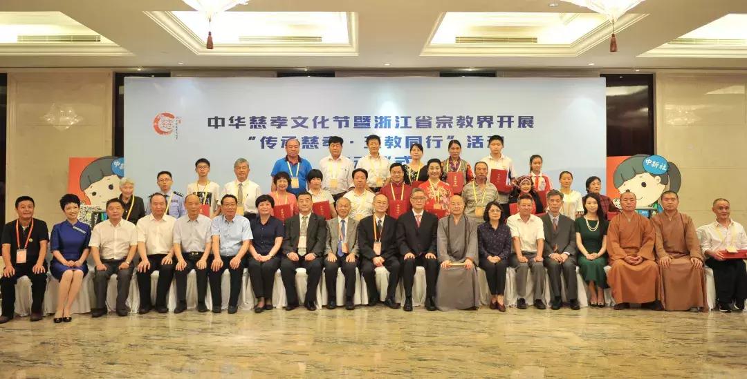 大爱无疆照亮自己温暖了别人,大爱无疆用心呵护