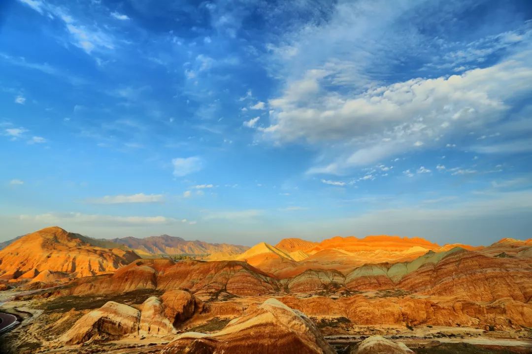 从敦煌坐火车到兰州需要几小时,从兰州到敦煌经过什么地方