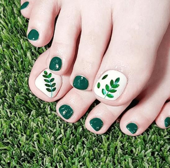 美甲什么颜色显手白,怎么美甲显指甲长