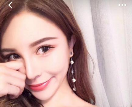 脸型才能决定你戴什么“耳饰”，迪奥小巧精致，香奈儿才经典！