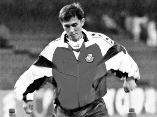 男友离世后米雪一直单身到现在,米雪至今仍渴望爱情