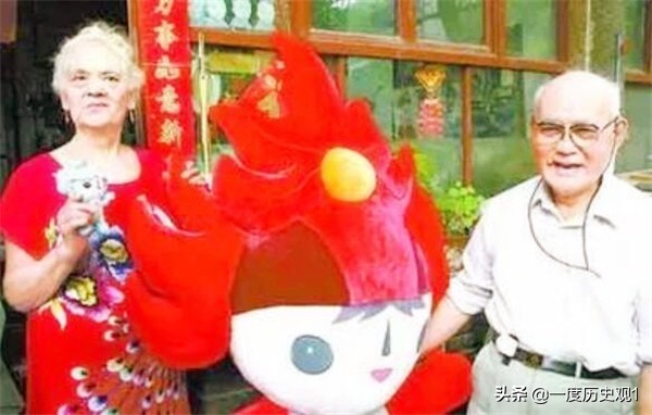 荷兰贵族女孩嫁中国工人，相依60余年依旧“青梅竹马”