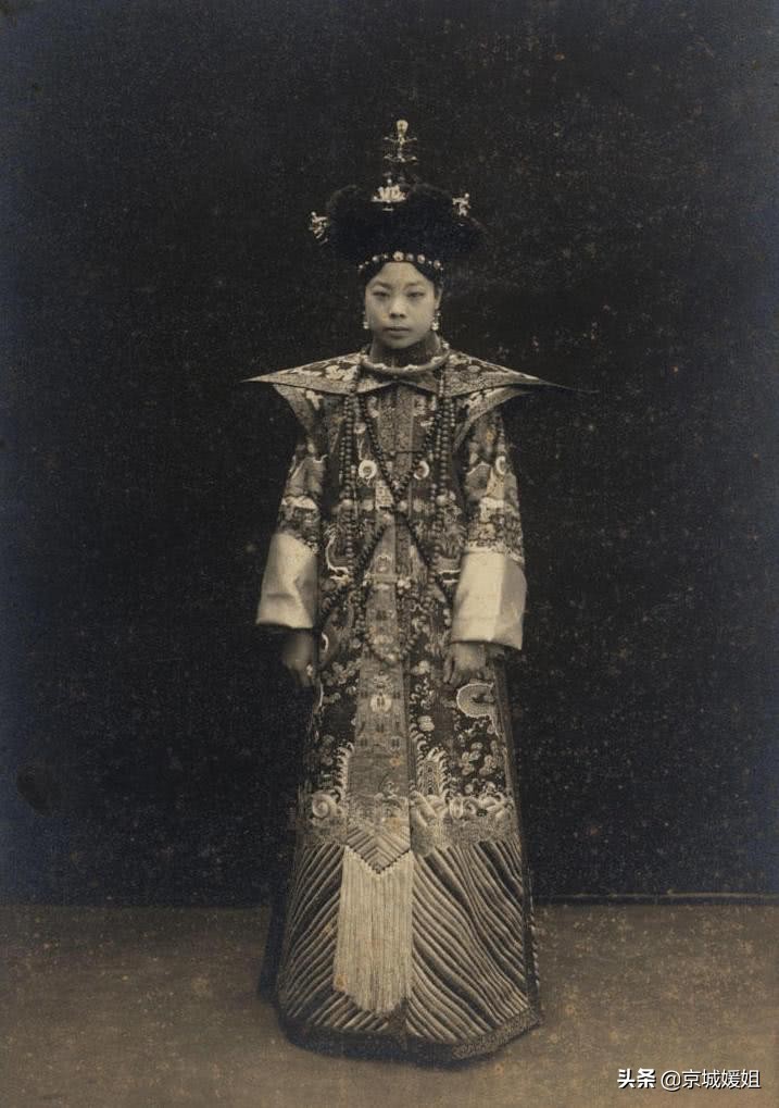 走进末代皇帝溥仪旧居,末代皇帝溥仪居住地照片