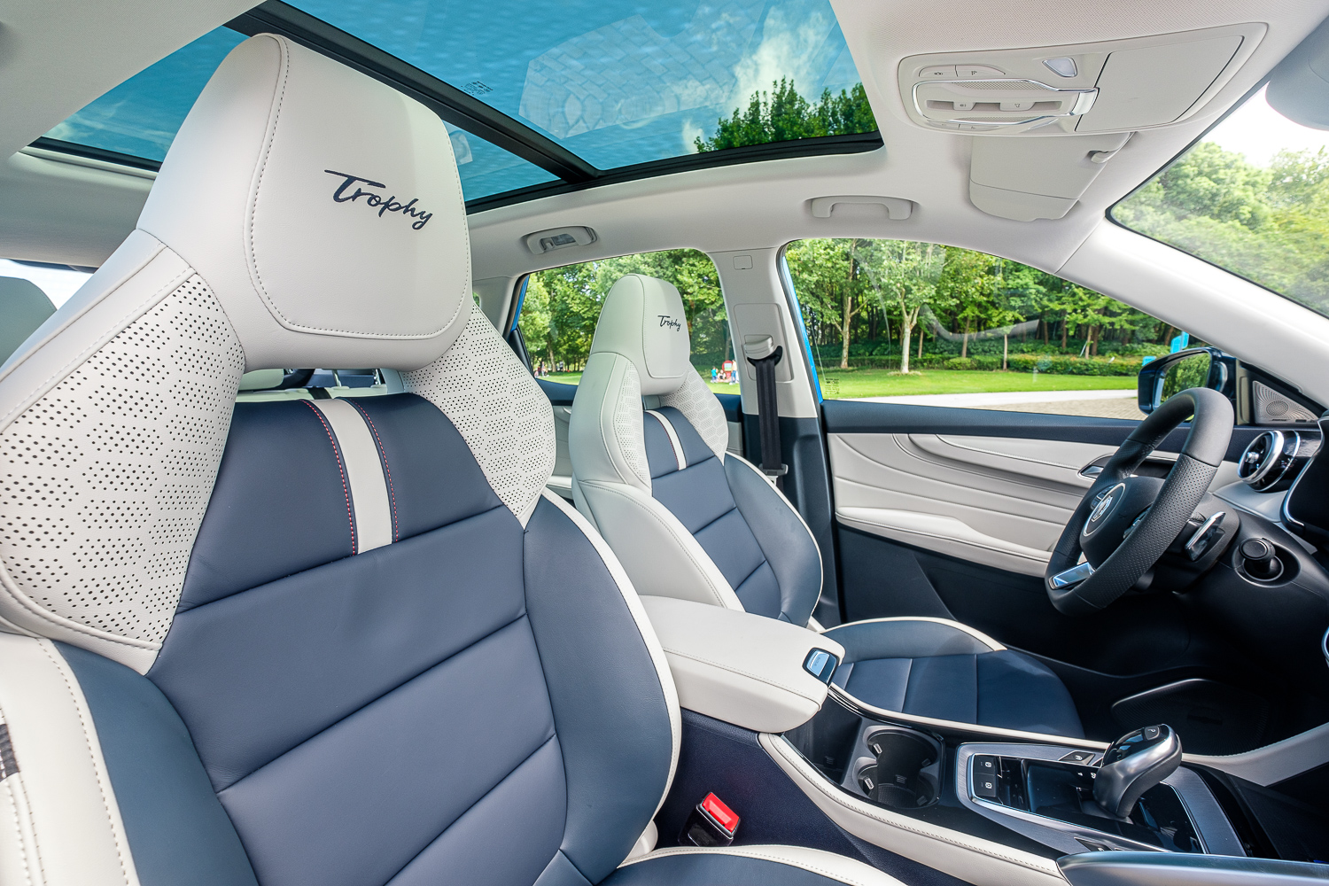 试驾mg领航新能源,mg领航手动挡测评