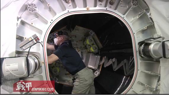 抗新型冠状肺炎戴哪种口罩最好,什么口罩可以防止冠状肺炎病毒