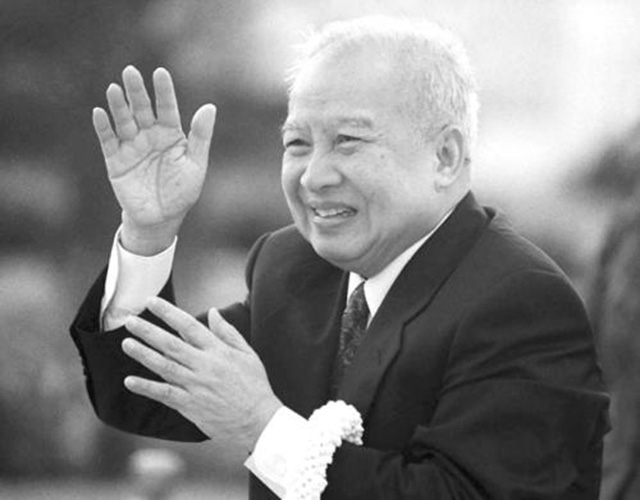 柬埔寨洪森为什么对国王那么尊重,洪森评论柬中友谊