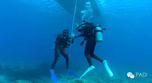 耳压怎么调平衡,做耳压平衡在水下耳朵还是痛