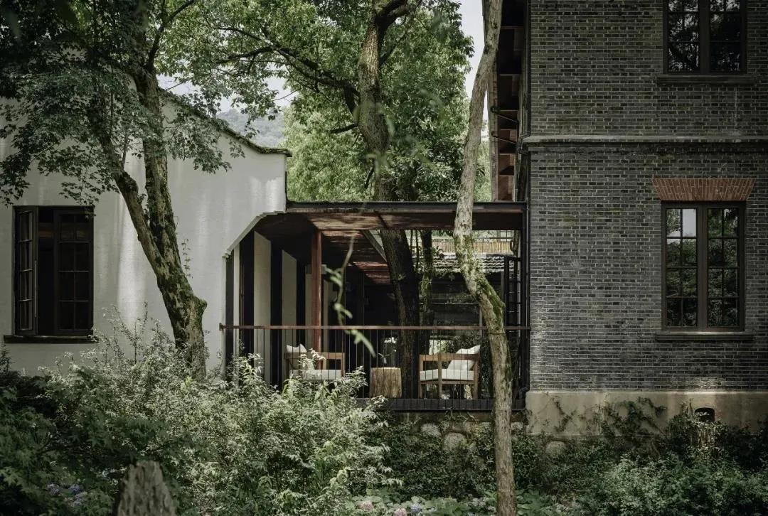 西湖边的传奇山庄，开业登顶“杭州最贵酒店”，旧址重生yyds