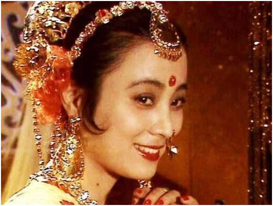 56岁女星住在房子里,五十多岁女人房间装饰