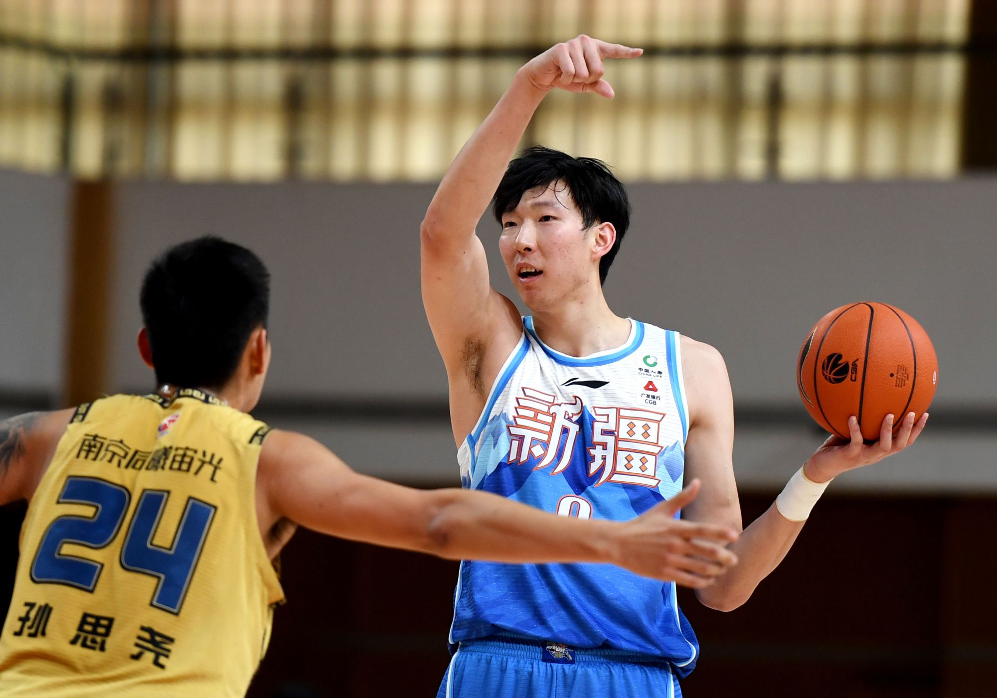 范志毅吐槽周琦,周琦郭艾伦回应范志毅