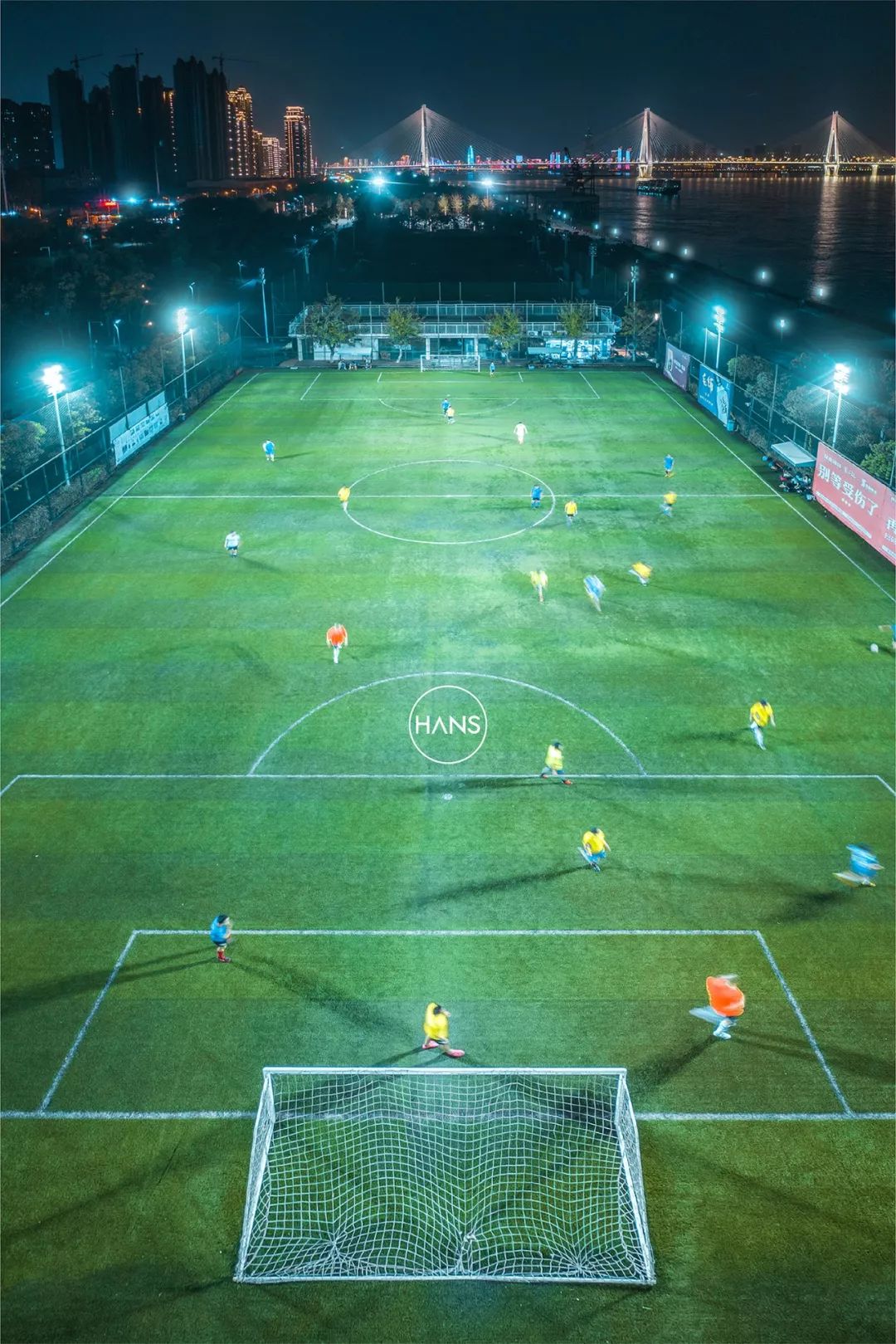 这里是青山，请长按保存