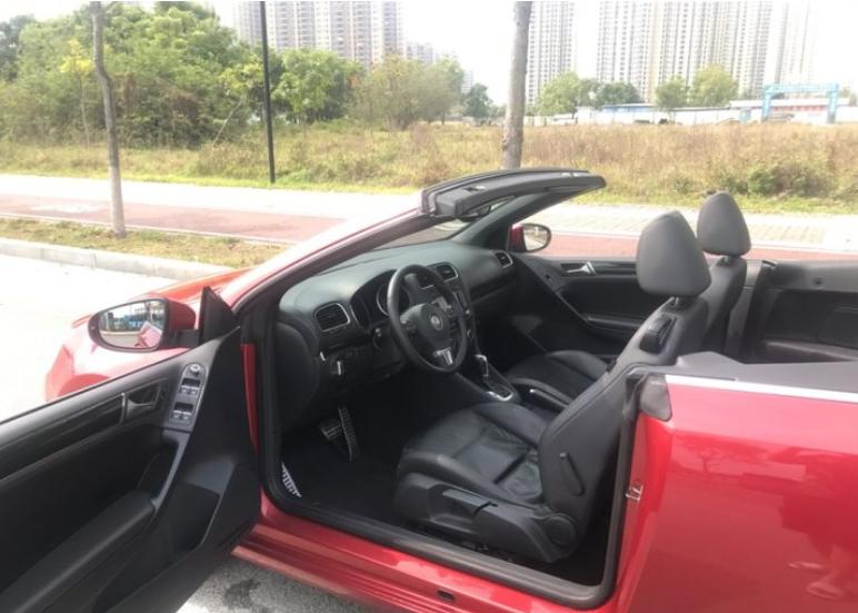 八年前花40万买的高尔夫，进口敞篷车，如今妻子想换车他却舍不得