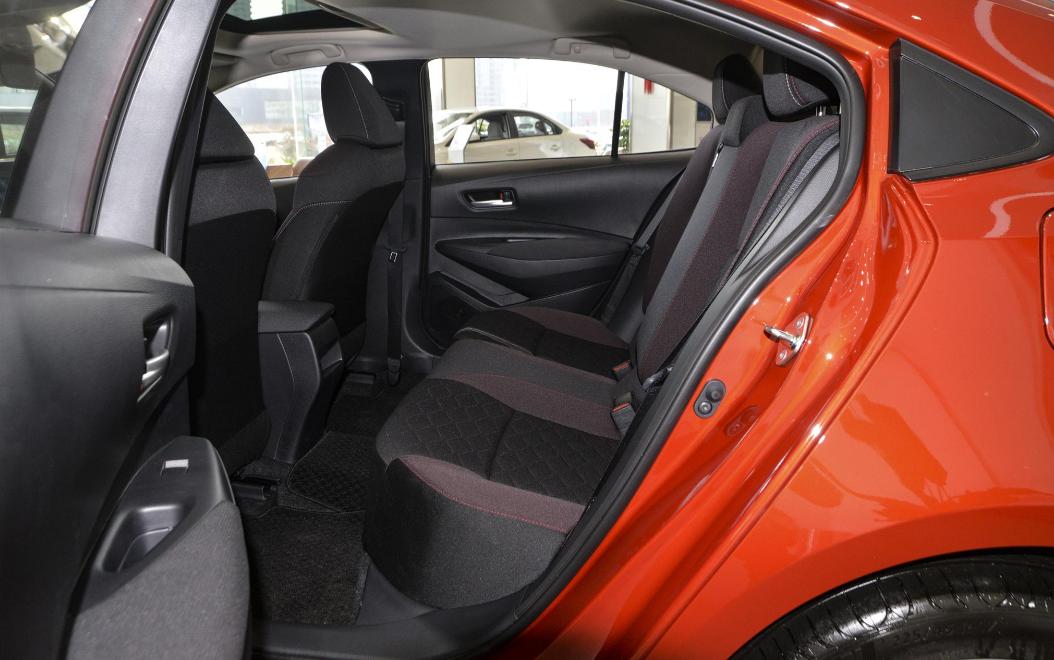 新款卡罗拉和轩逸哪个值得买,卡罗拉跟新轩逸哪个更值得买