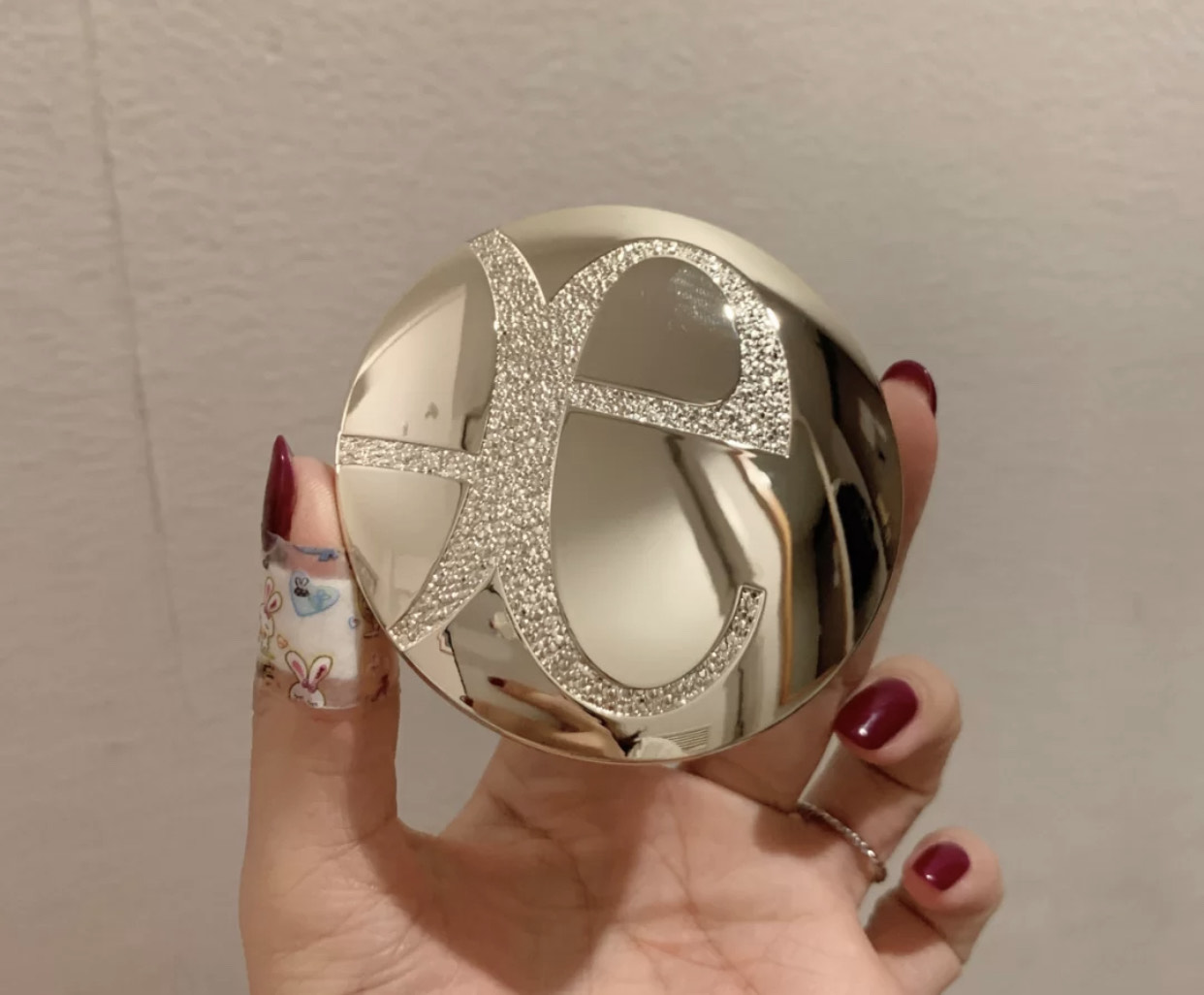 黛珂散粉适合混合皮偏干偏黄吗,黛珂散粉混干皮用哪个色号适合