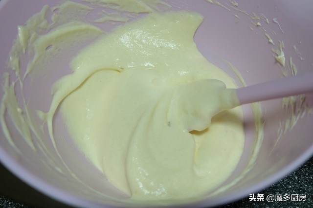 100克低筋面粉做蛋糕要放几个鸡蛋,130克低筋面粉放多少鸡蛋做蛋糕