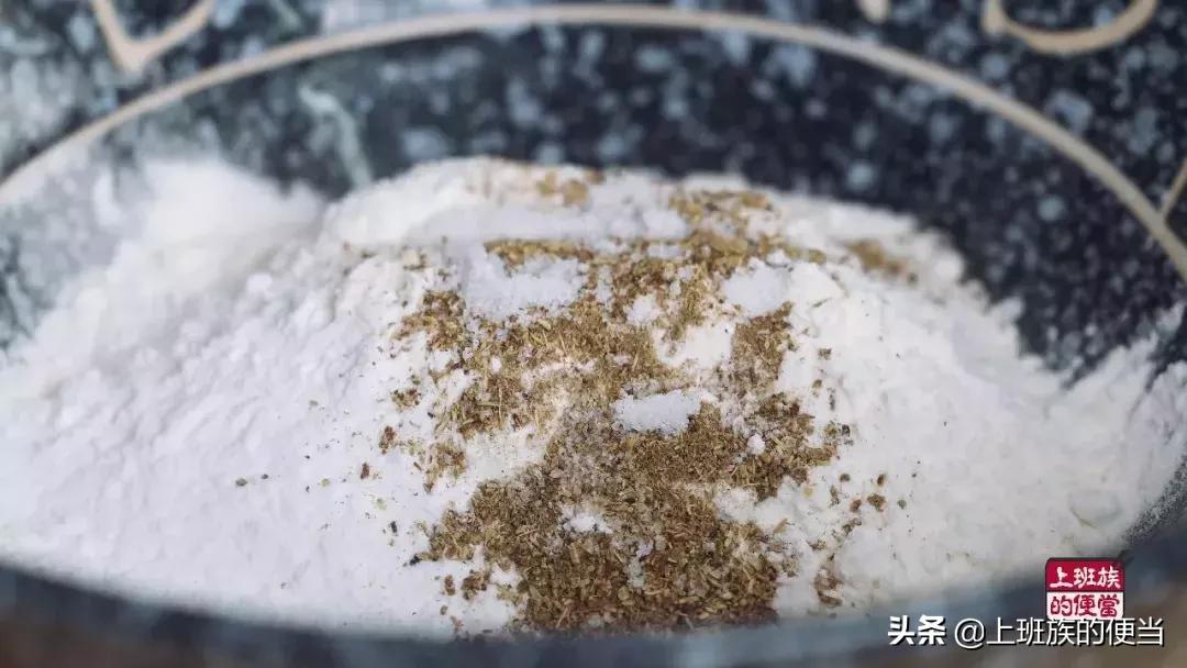 香脆炸鸡翅的做法视频教程,鸡翅这样做比炸鸡翅更好吃