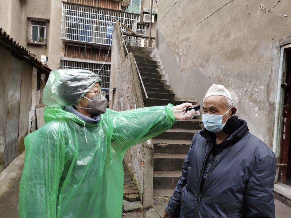 战疫一线巾帼扛起抗疫半边天,战疫女将坚守疫情防控第一线