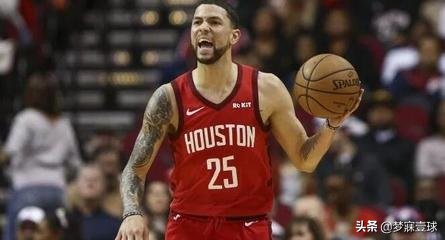 三场比赛一共进七个球,三场比赛一球不进