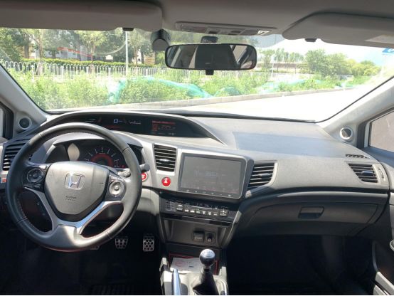 19款本田思域si,二手本田思域极锐版