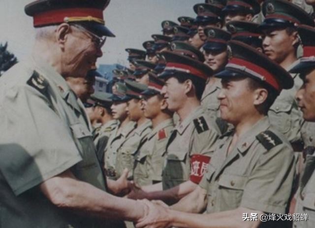 张震：朝战重创美军，78岁想退休，*小平邓**：老伙计，再干一届