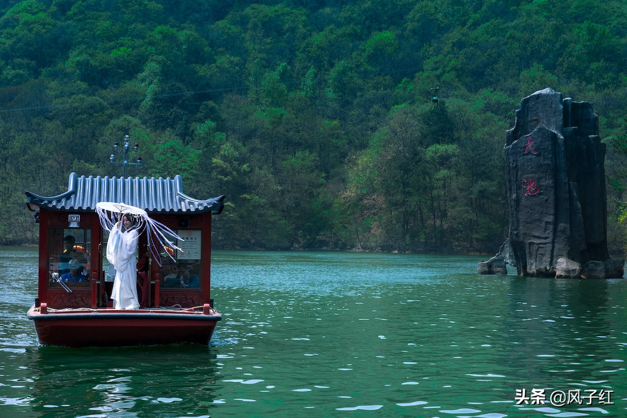 湖北网红玻璃水滑道多少钱,玻璃漂流武汉