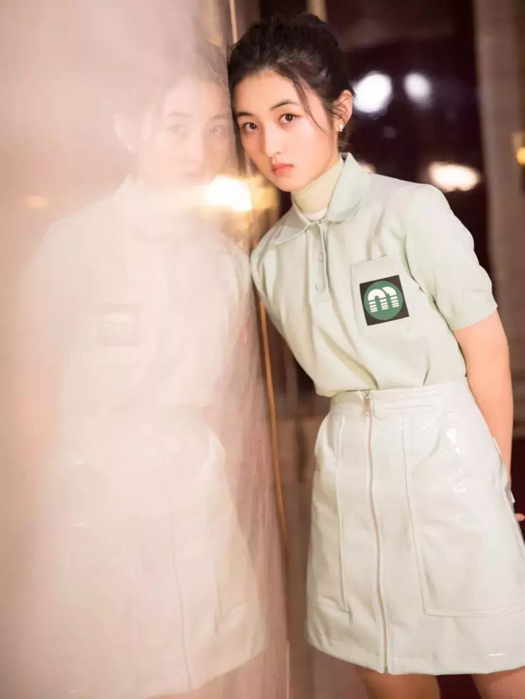 洋气减龄学院风,秋季学院风叠穿甜美穿搭教程来啦