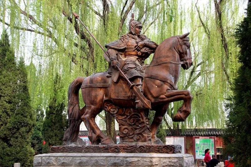 给备战高考的莘莘学子们加油助威,为莘莘学子助威高考