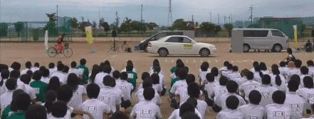 日本警示教育现场演绎交通安全,日本卡车在学校撞击儿童