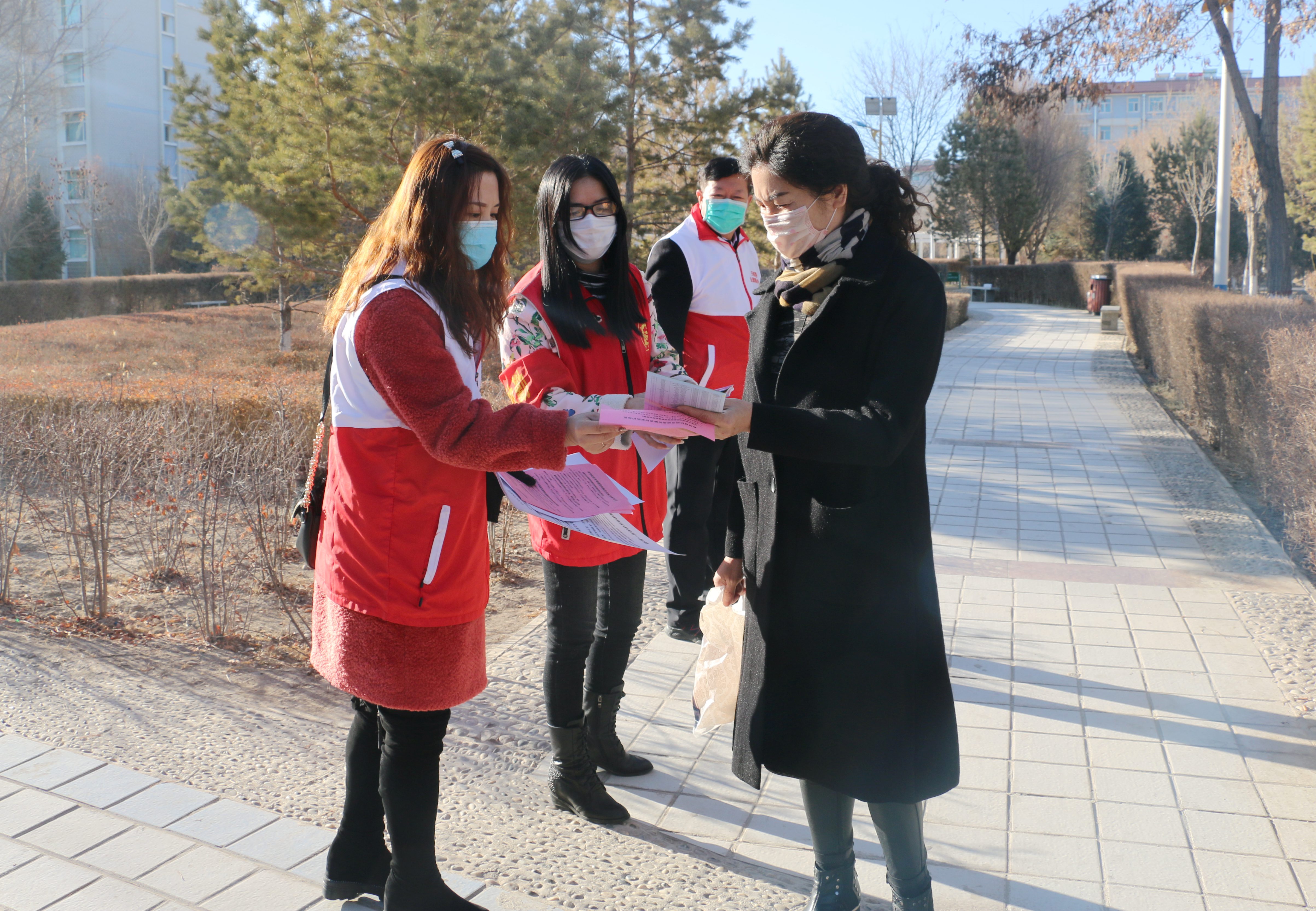 同心抗击疫情传承雷锋精神心得,践行雷锋精神我们共同战疫感想